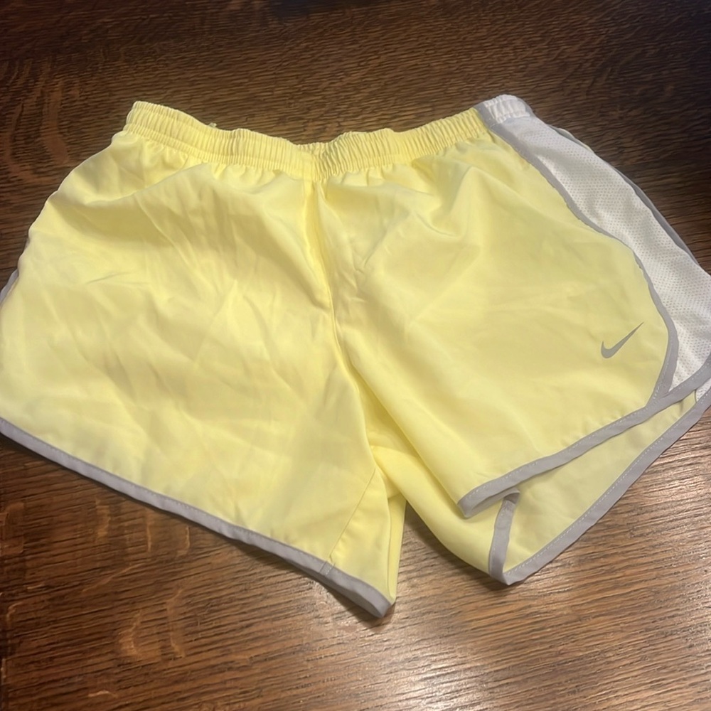 NWOT Girls Nike Shorts - Size XL